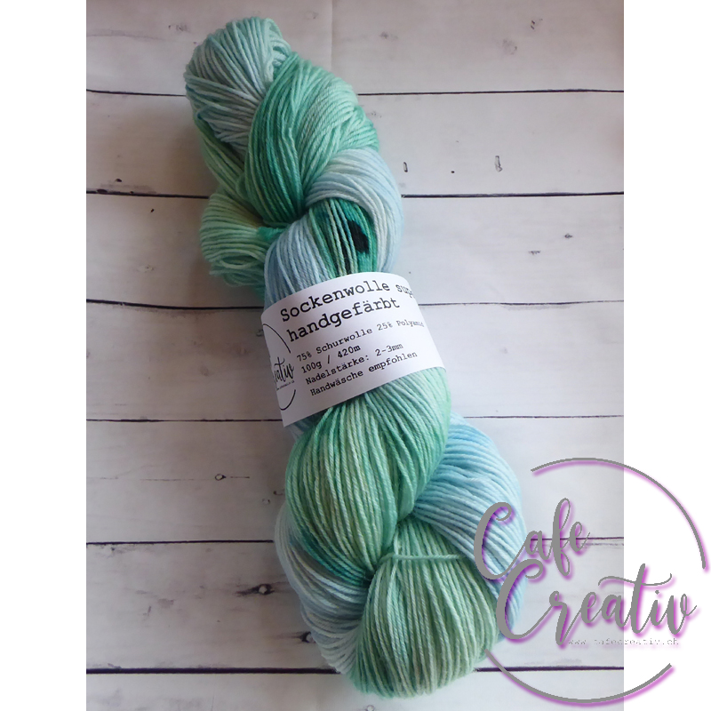 100g Strang handgefärbte Sockenwolle www.cafecreativ.ch Superwashwolle