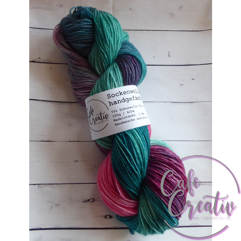100g Strang handgefärbte Sockenwolle www.cafecreativ.ch Superwashwolle