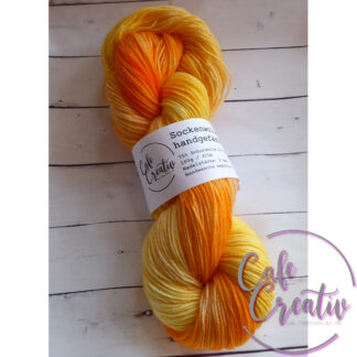 100g Strang handgefärbte Sockenwolle www.cafecreativ.ch Superwashwolle